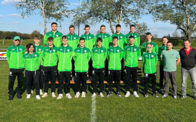 Neue Trainingsanzüge für die A Junioren